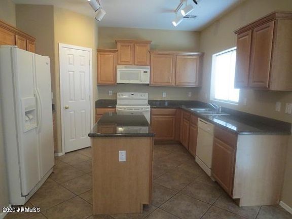 4th image of 2725 W Jasper Butte Dr