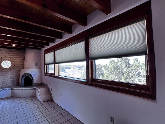 5th image of 5 Oriente Ct