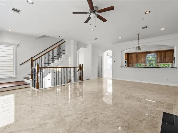 6118 Tyne St, Houston, TX 77007