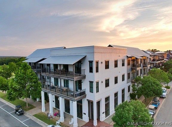 2nd image of 29 Water St #8