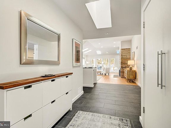 2nd image of 6920 Millwood Rd