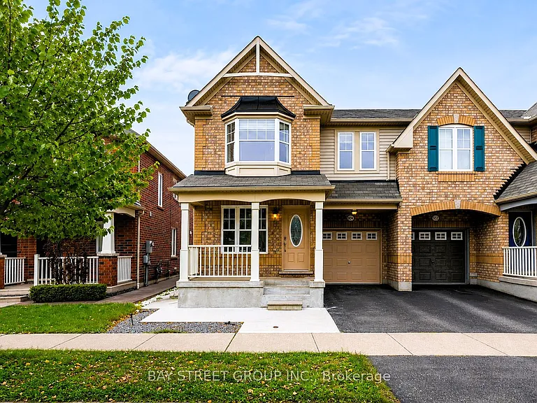 884 McEwan Dr — Photo 2