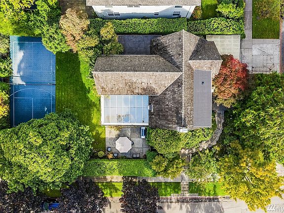 2nd image of 3724 E Highland Dr