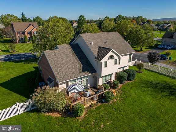 4th image of 3576 Fox Hill Dr