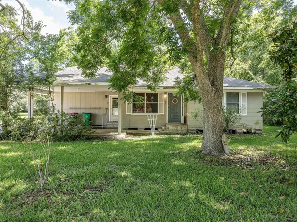 502 Massey Tompkins Rd, Baytown, TX 77521