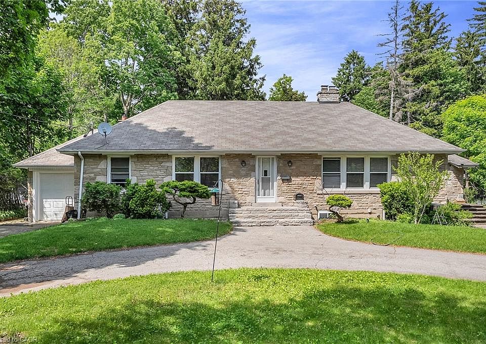 1st image of 11 Ben Machree Dr