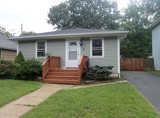 18 6th St, Hazlet Township, NJ 07734