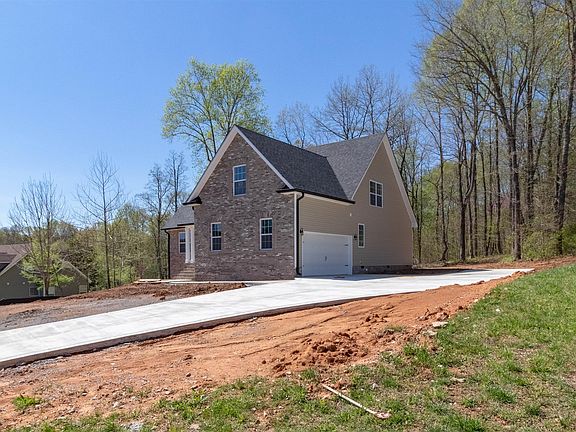 2nd image of 1367 Tannahill Way