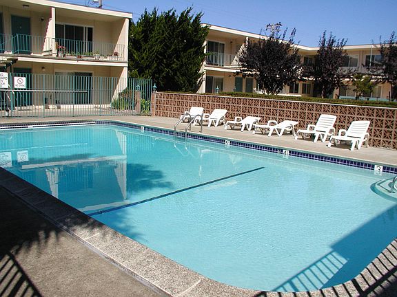 2nd image of 800 Memorial Dr APT 46