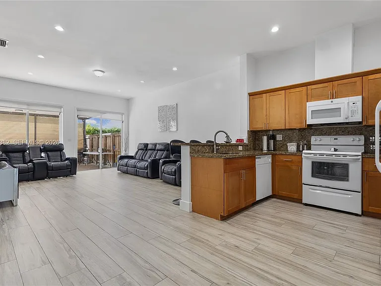 8218 SW 163rd Pl — Photo 8