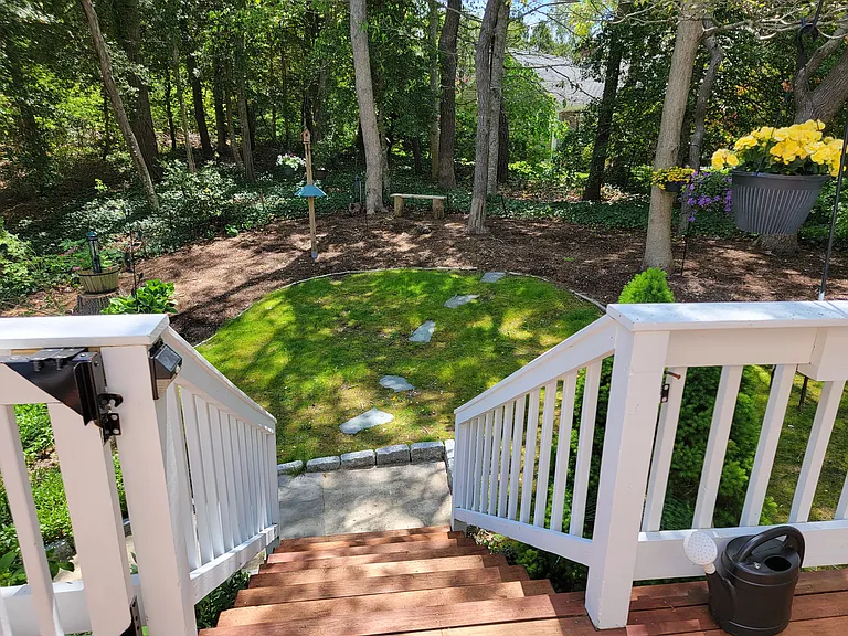 121 Old Post Rd — Photo 31