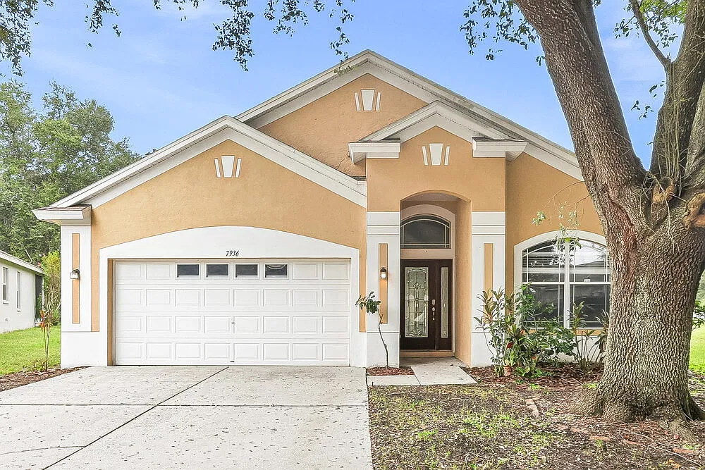4 bed, 2.0 bath, 1935 sqft, $2,505 — Photo 1