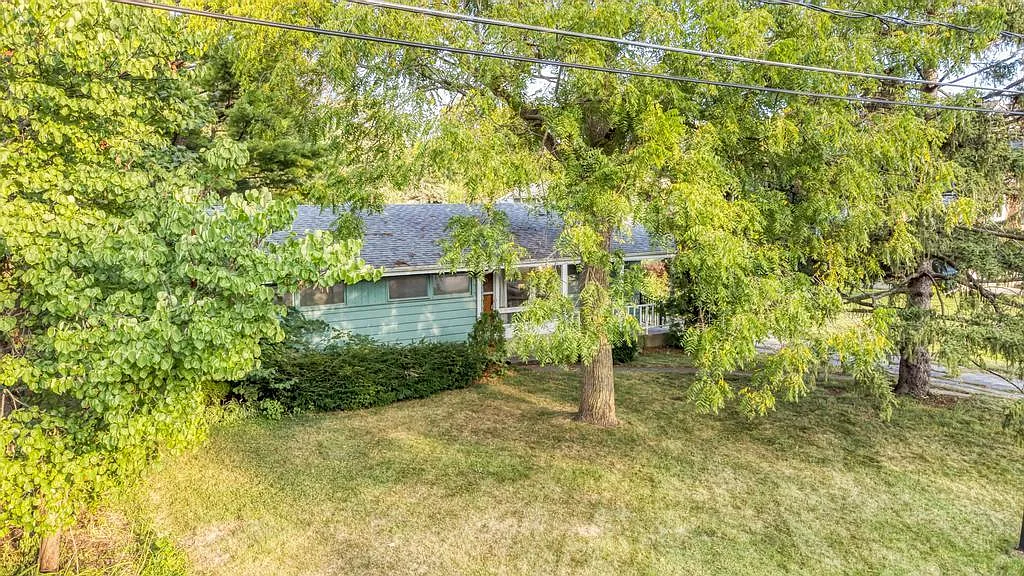 5831 Middaugh Ave photo 1