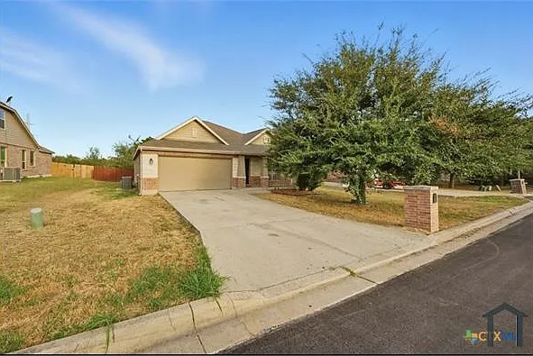 728 Olaf Dr — Photo 2