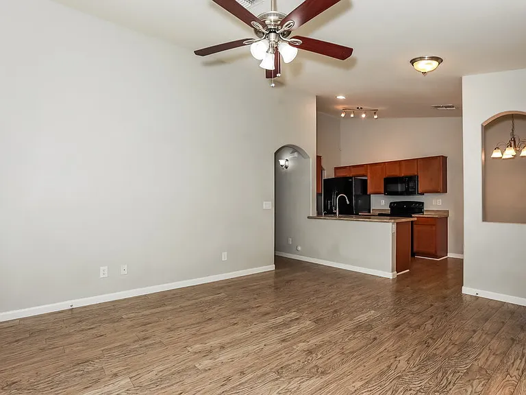 1631 W San Tan Hills Dr — Photo 3