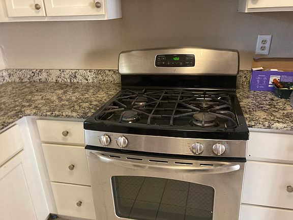 Gas stove