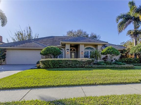 2nd image of 230 Old Oak Cir