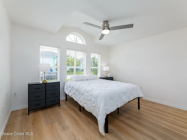 4540 Bellaluna Dr — Photo 25