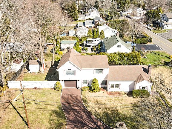 3rd image of 43 Fort Hill Road