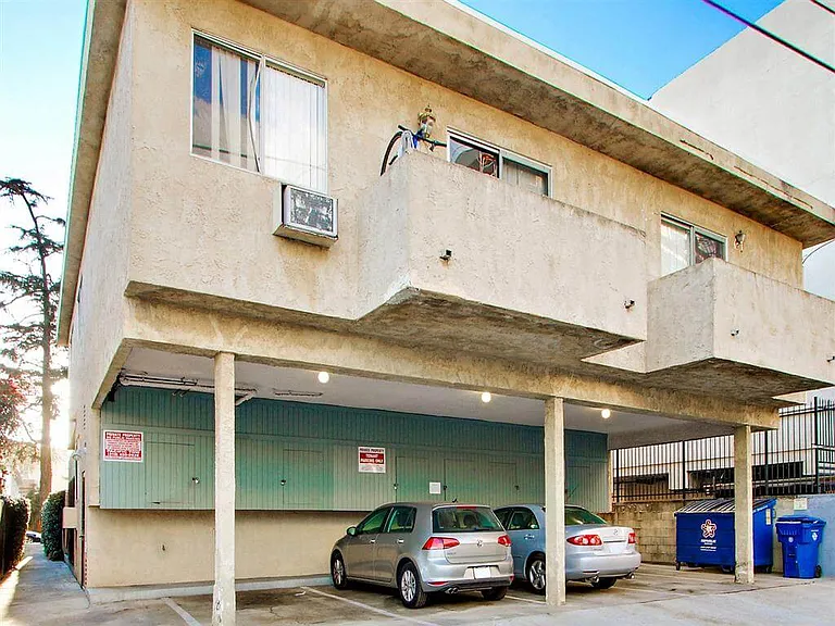 Brockton Avenue Apartments — Photo 12