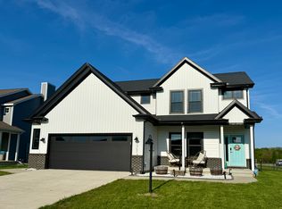 1701 Littlefield Ln, Mahomet, IL 61853