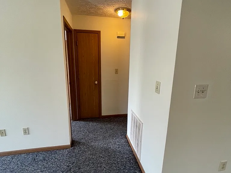 385 Grantland Dr — Photo 19
