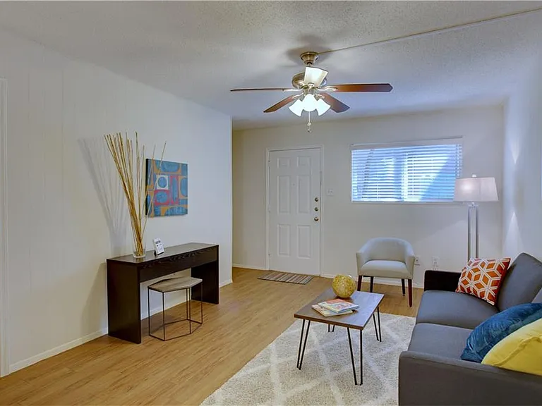 816 W North Loop Blvd #111 — Photo 6