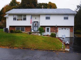 11 Hickory Dr, Stony Pt, NY 10980