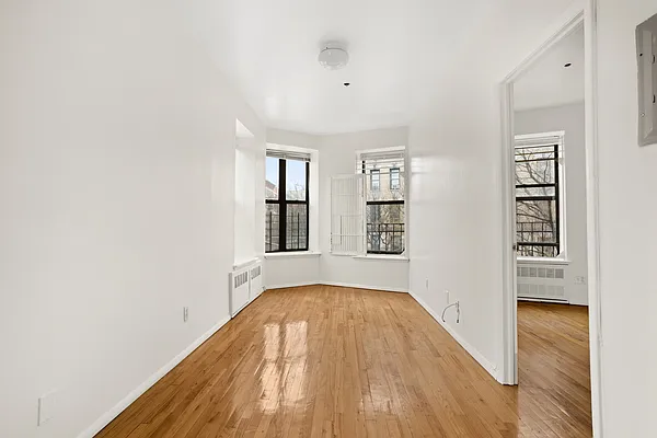 Rented by Compass | media 11