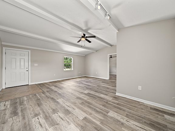 4th image of 410 Barber St SE