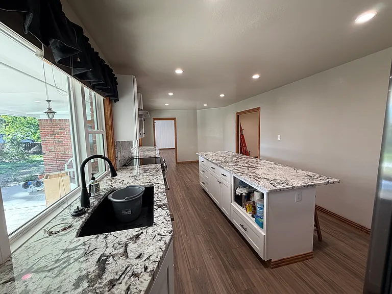 1428 Bellaire Dr — Photo 3