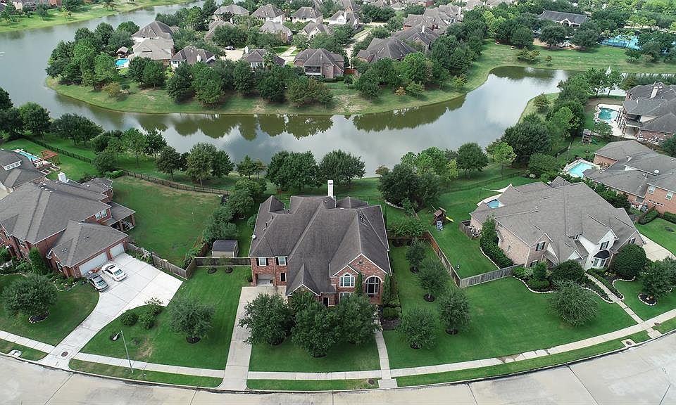 1st image of 11707 Crescent Cove Dr