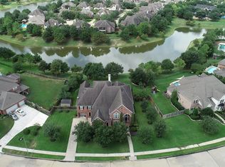11707 Crescent Cove Dr, Pearland, TX 77584