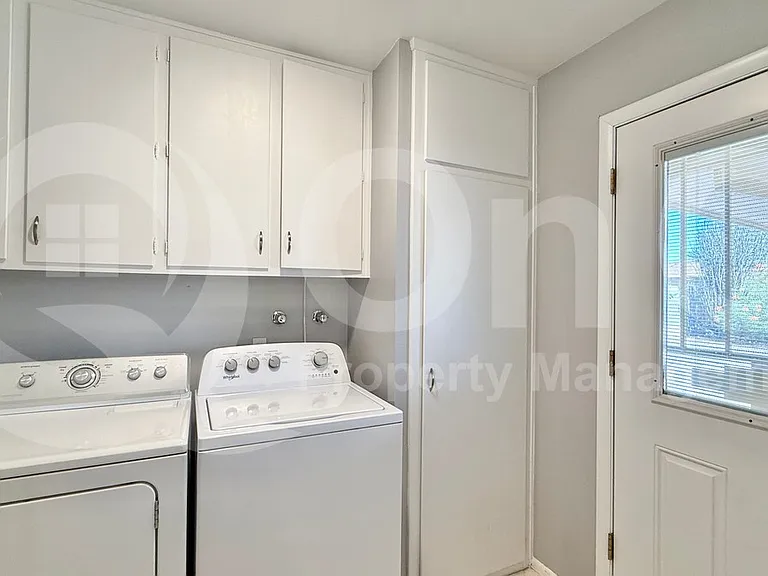 11038 W Cheryl Dr — Photo 7