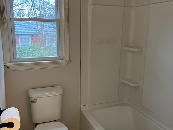 5th image of 112 Hannibal St