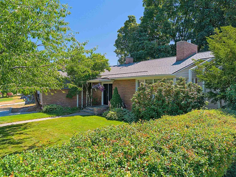 1027 W 29th Ave — Photo 36