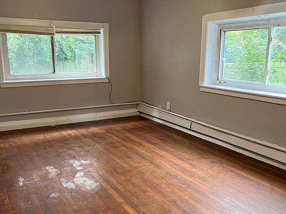 5th image of 14 Valdale Ave #1