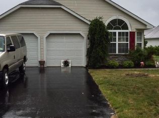 9 Pine Hollow Ln, Lakewood, NJ 08701