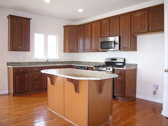 4th image of 3805 Fish Pond Ln