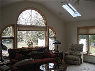 2nd image of 7 Larkspur Dr