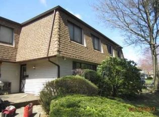 64 Feller Dr, Central Islip, NY 11722