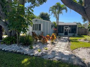16110 1st St E, Redington Beach, FL 33708