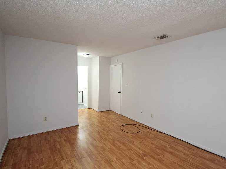 50 Fulton Ave #D16 — Photo 12