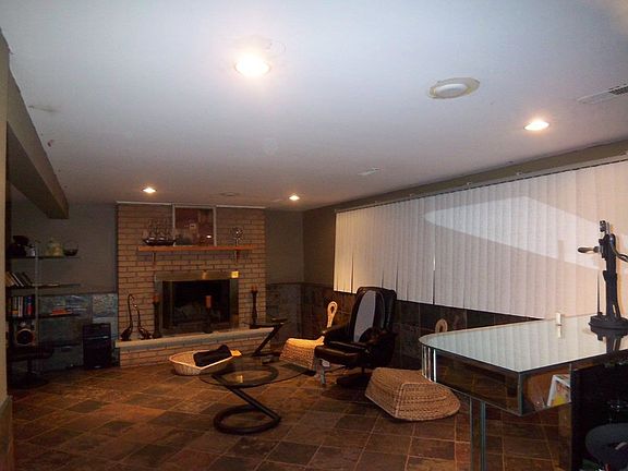 5th image of 503 S Crestwood Ln