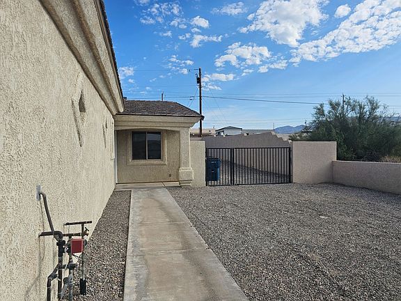 4th image of 2979 Palisades Dr #102