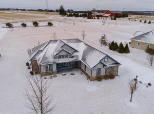 2938 Crosswind Trl, Jackson, WI 53037