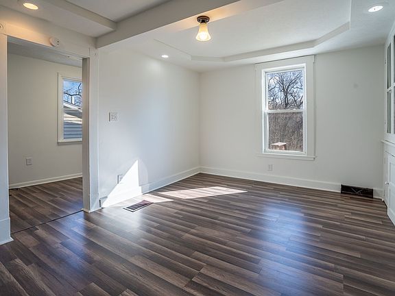 5th image of 102 Linn Ave #104