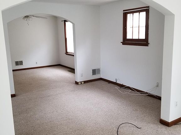 3rd image of 44 Dellwood Pl