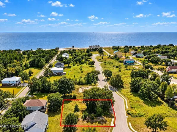 126 Destiny Oaks Dr, Long Beach, MS 39560