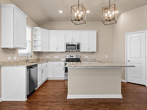 5th image of 313 Branch Rd